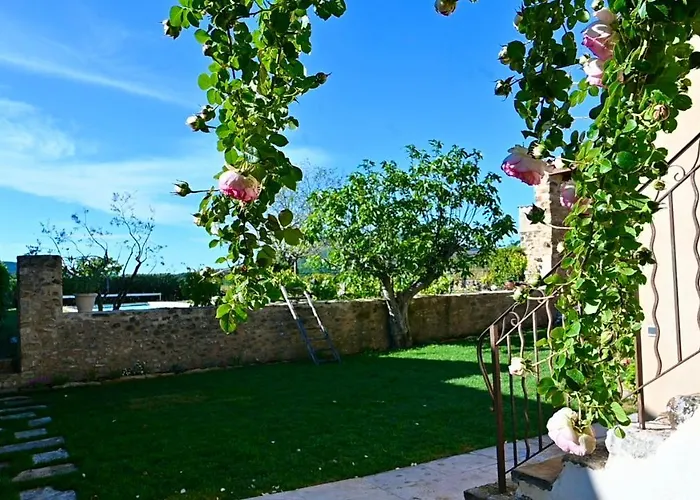 Mas De Chassole Les De L'aurore Holiday home Ongles