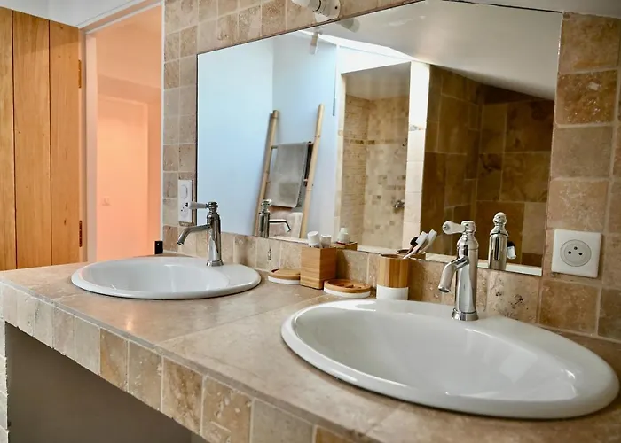 Holiday home Mas De Chassole Les De L'aurore Ongles